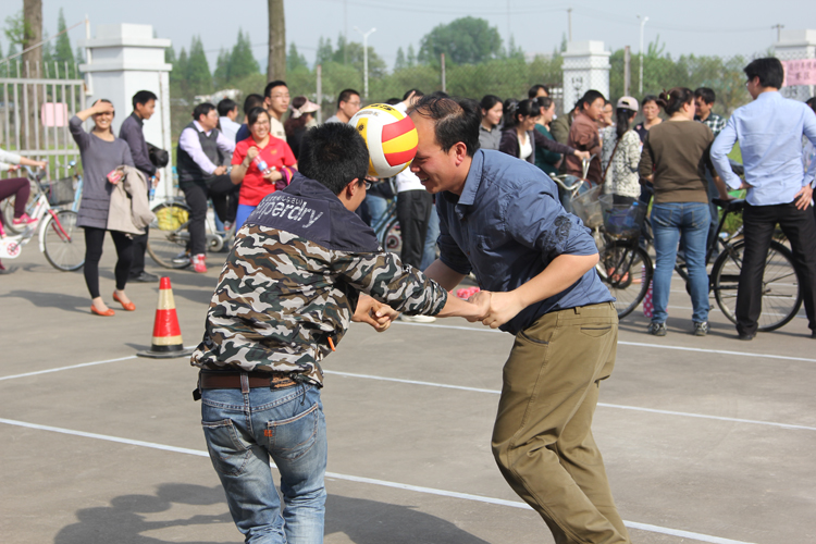 华体会网页版员工积极参加院趣味运动会